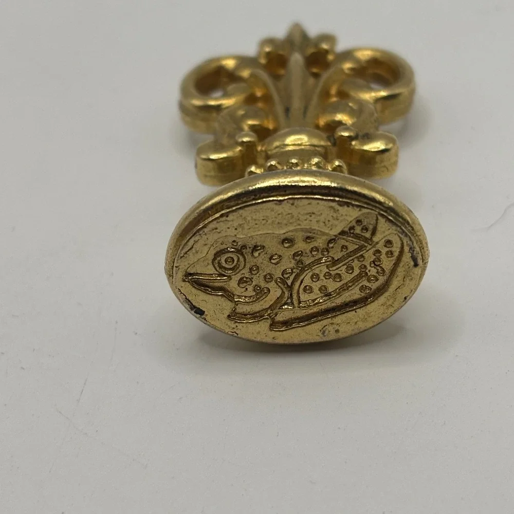 Vintage Brass Fleur De Lis Wax Seal Stamp Frog Motif Desk Accessory 1.5 Inch